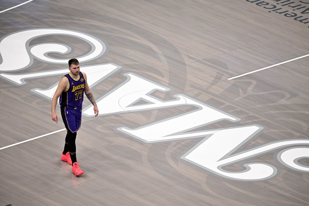 NBA: Los Angeles Lakers at Dallas Mavericks