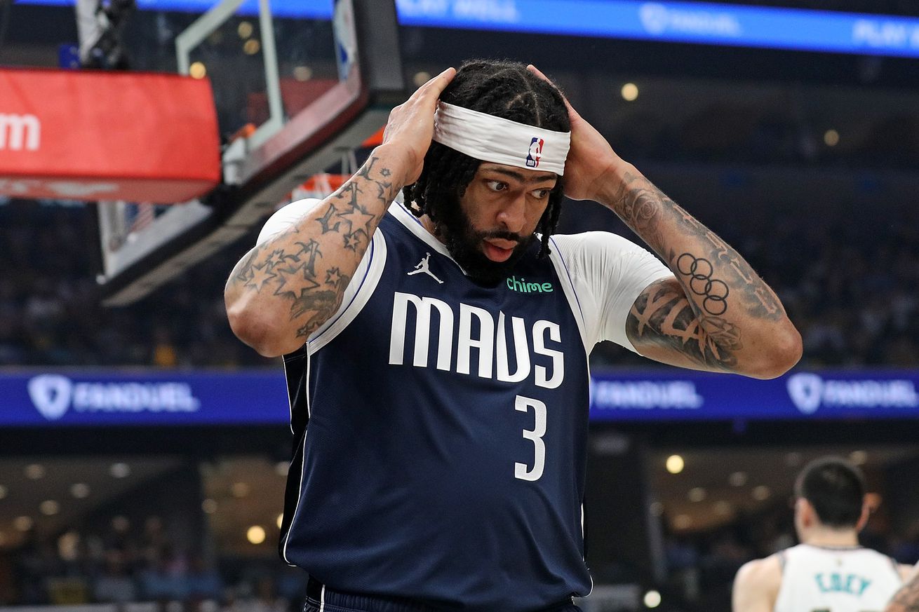 Dallas Mavericks v Memphis Grizzlies - Play-In Tournament