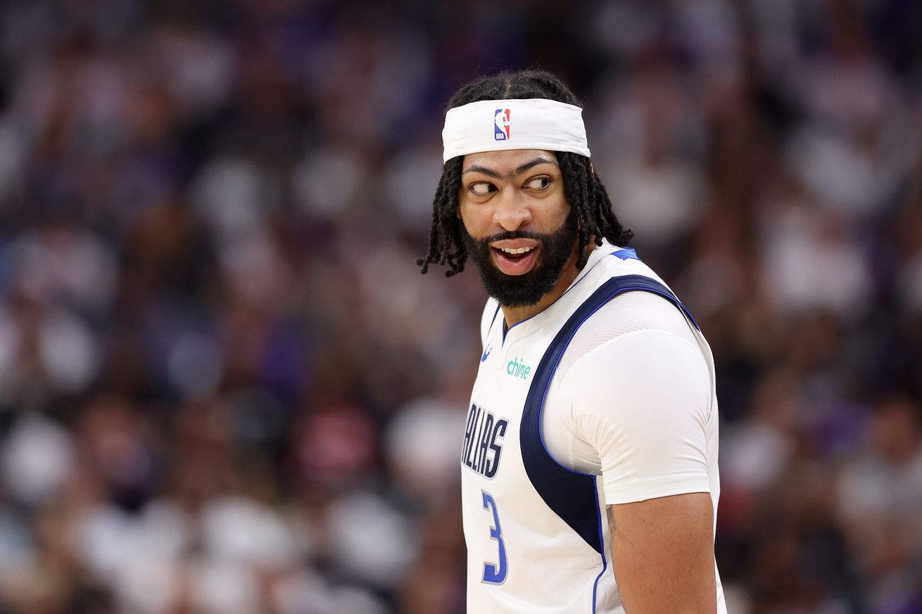 Dallas Mavericks v Sacramento Kings - Play-In Tournament