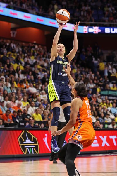 Dallas Wings v Connecticut Sun