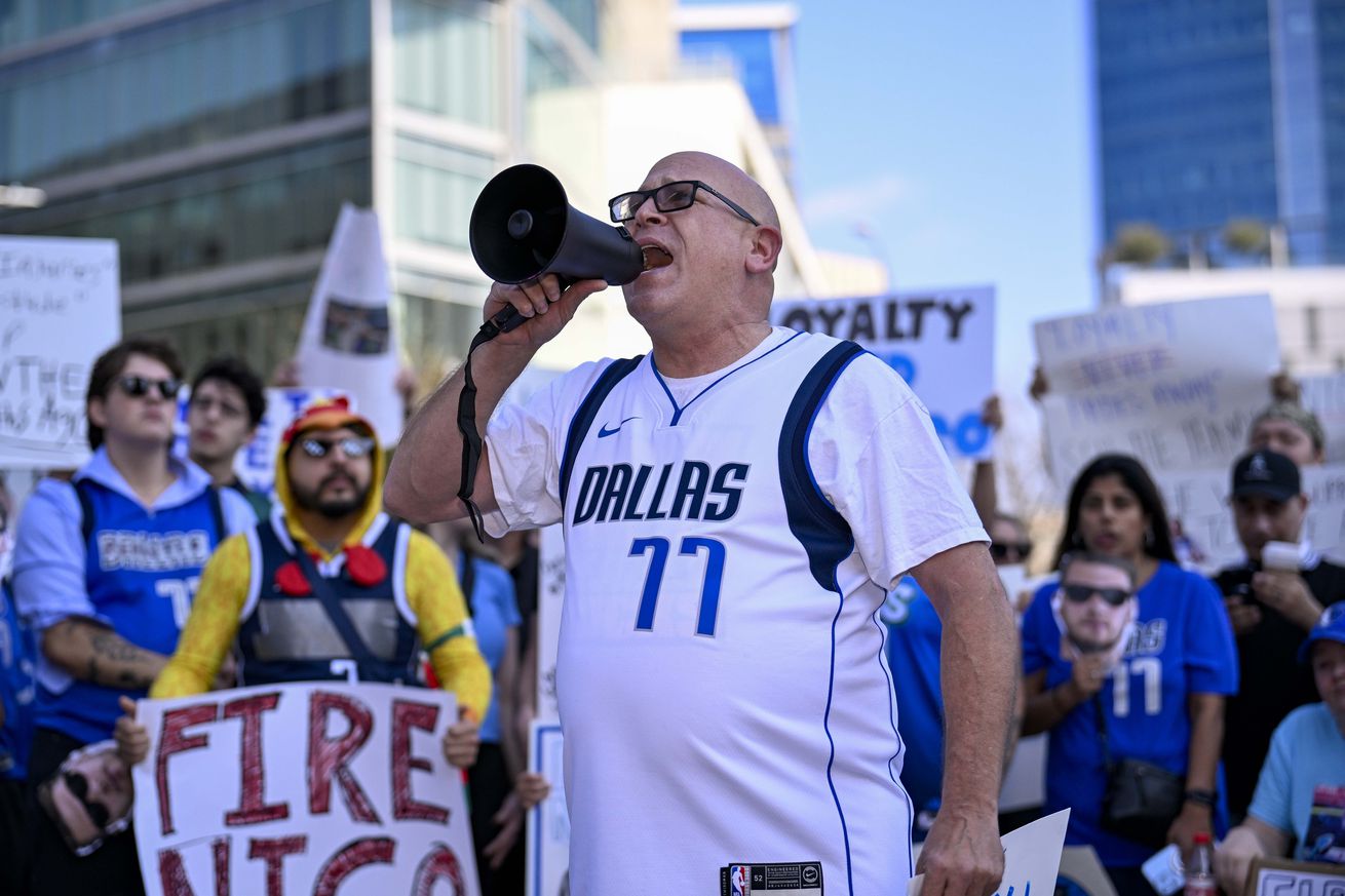 NBA: Houston Rockets at Dallas Mavericks