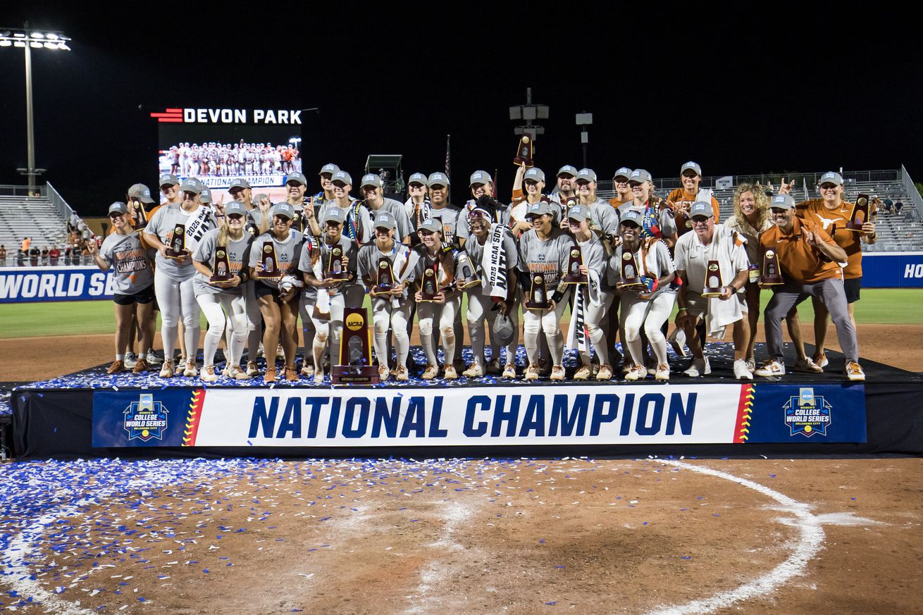 NCAA Softball: CWS Final-Texas vs Texas Tech