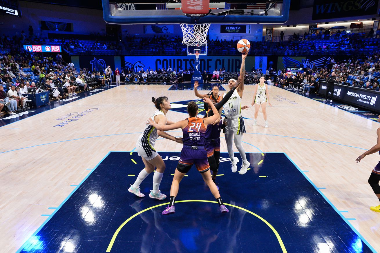Phoenix Mercury v Dallas Wings