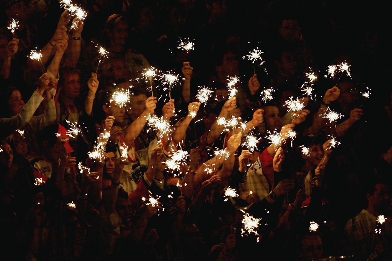 Cologne Haie v DEG Metro Stars