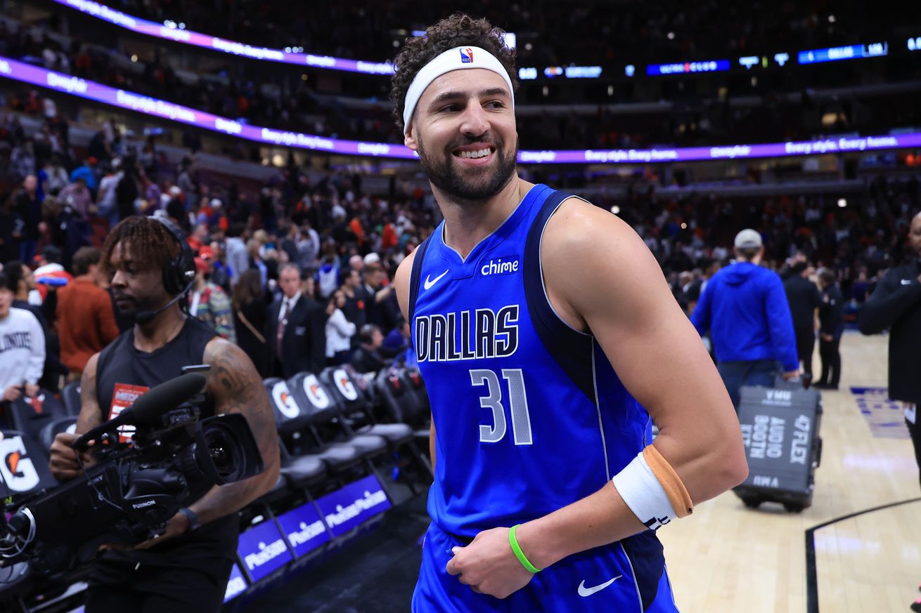 Dallas Mavericks v Chicago Bulls